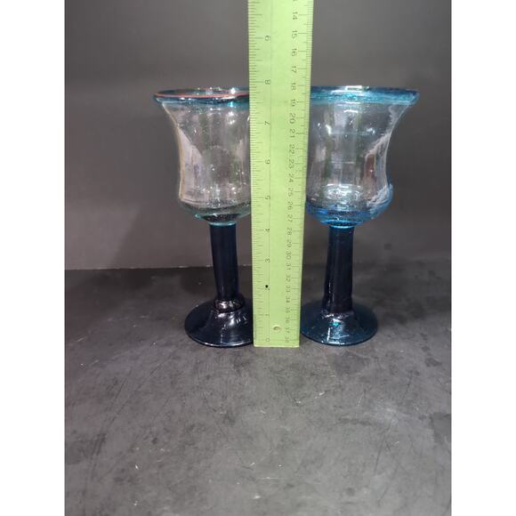 Mexican Handblown Wine Goblets, Clear Glass with Aqua Blue‎ Rim, Stem, Set of 2 - Picture 5 of 10